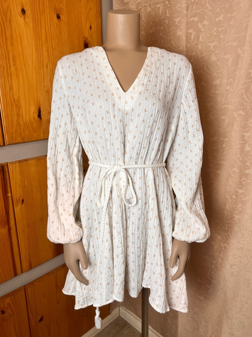 H&M White Cotton Floral Balloon Sleeve V-Neck Flowy Belted Mini Dress - Sz S